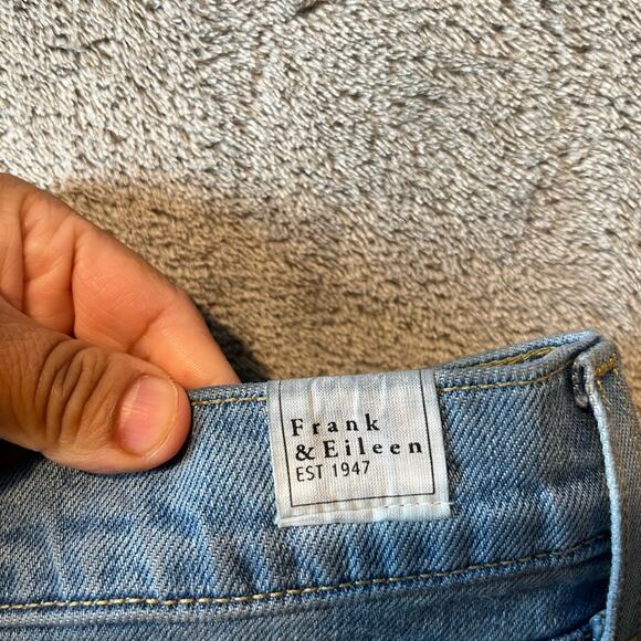 Frank & Eileen Monaghan High Rise Mom Jeans Size 29 Light Blue Wash - Picture 7 of 9